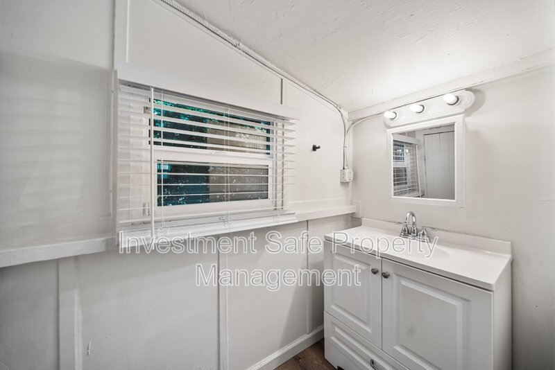 San Diego North Park - Detached Bungalow Move in Special  1 bed / 1 ba w/ Yard and Bonus Room property image