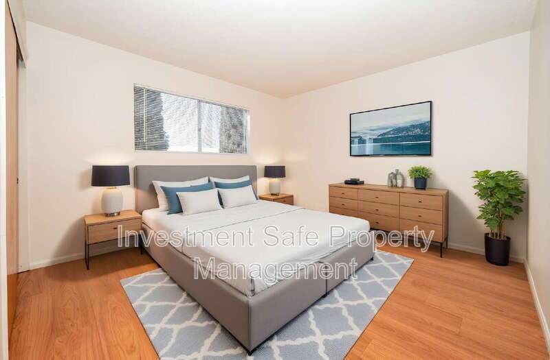 Chula Vista Large Upstairs 1 Bed / 1 ba. Refreshed and Ready for move-in property image