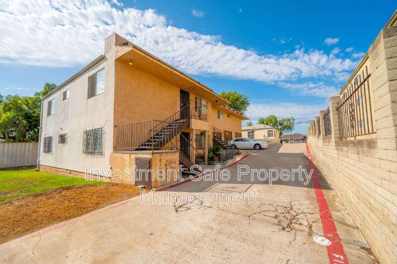 Chula Vista Large Upstairs 1 Bed / 1 ba. Refreshed and Ready for move-in property image