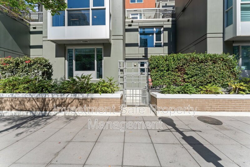 San Diego- Downtown- La Vita – Little Italy Condo- Townhome Style for Rent property image
