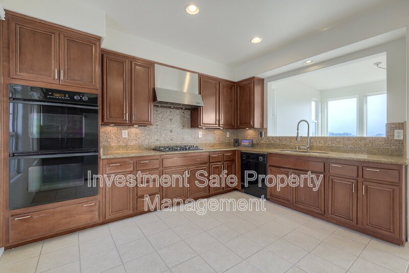 Highland Ranch Spring Valley 2-story 3 bd / 3.5 ba Home w Garage, Yard + MORE! property image